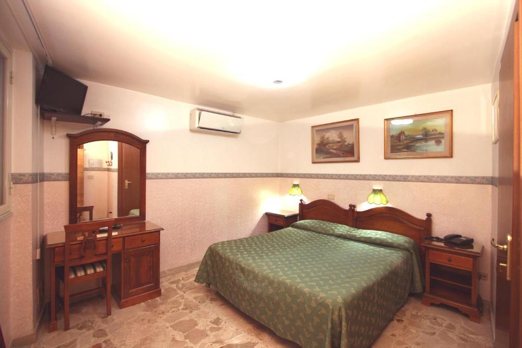Hotel Cortese Палермо Номер фото